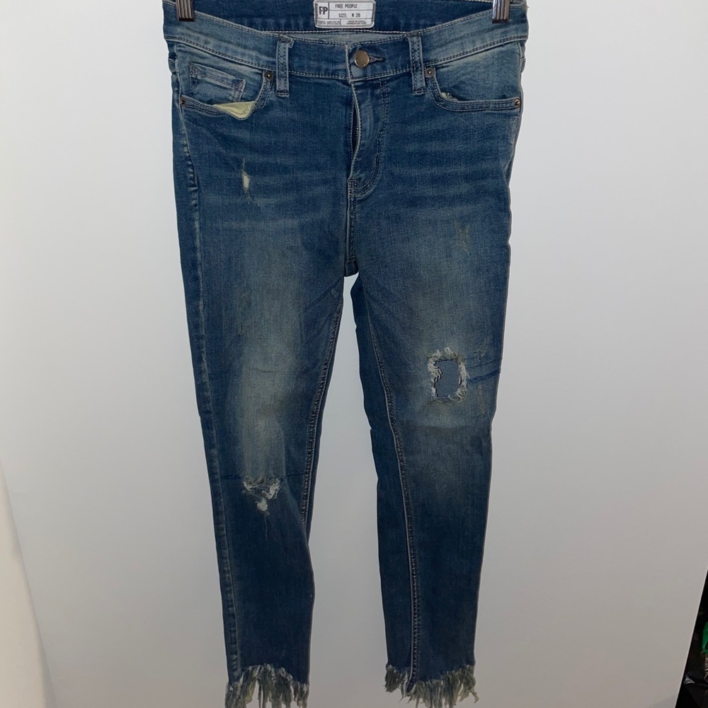 Free People skinny jeans medium wash distressed